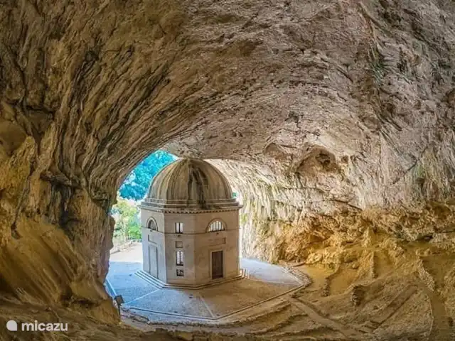 Villa San Vitale Bed & Breakfast 2p huren in Italië, Marche, San Lorenzo In Campo - bed & breakfast Een verborgen schat in heuvels van Genga vlakbij Villa San Vitale