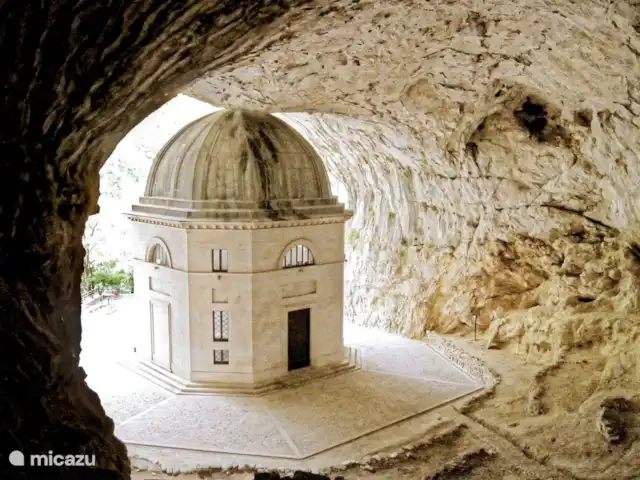 Villa San Vitale Bed & Breakfast 2p huren in Italië, Marche, San Lorenzo In Campo - bed & breakfast Een verborgen schat in heuvels van Genga vlakbij Villa San Vitale