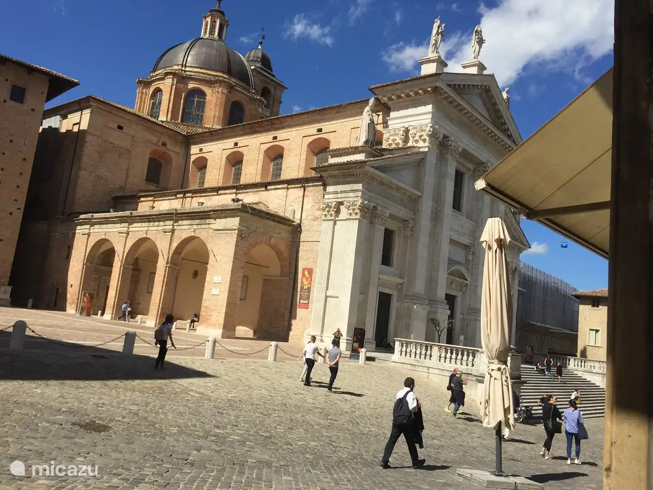 Joyas cerca de Villa San Vitale: paseo por la ciudad universitaria de Urbino