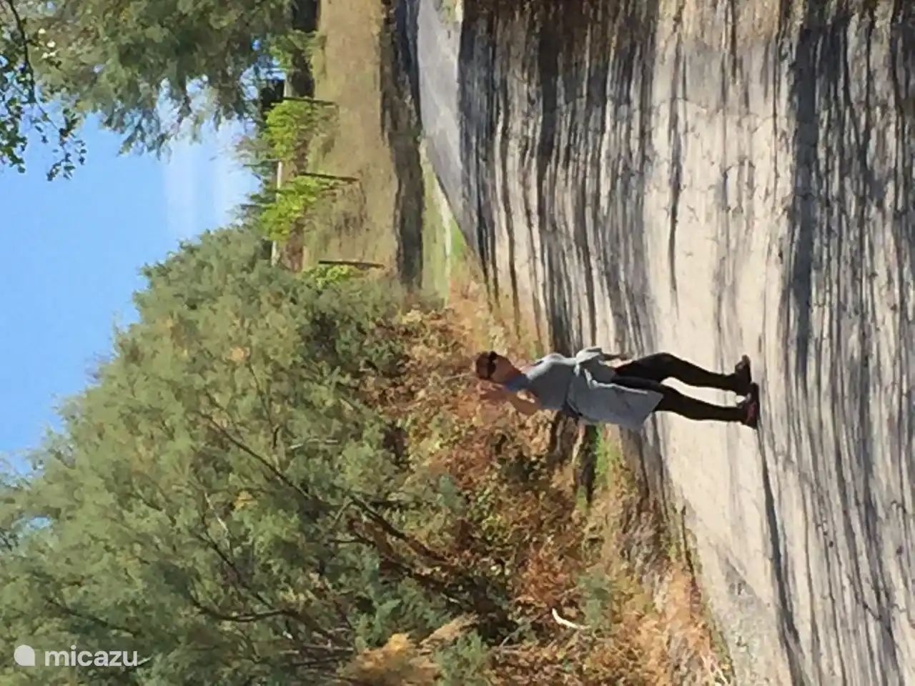 Gemas cerca de Villa San Vitale: caminar cerca de Villa San Vitale hasta la ciudad de Montalfoglio