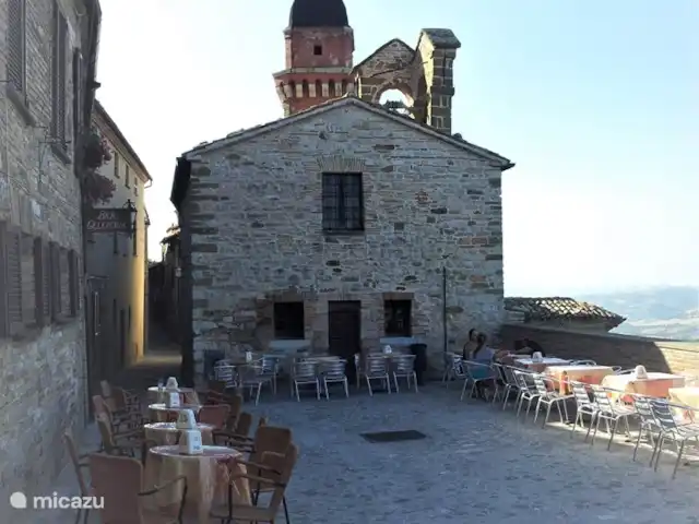 Villa San Vitale Bed & Breakfast 2p huren in Italië, Marche, San Lorenzo In Campo - bed & breakfast Juweeltjes in de buurt van Villa San Vitale: de beste ijssalon van de Marche in Frontone