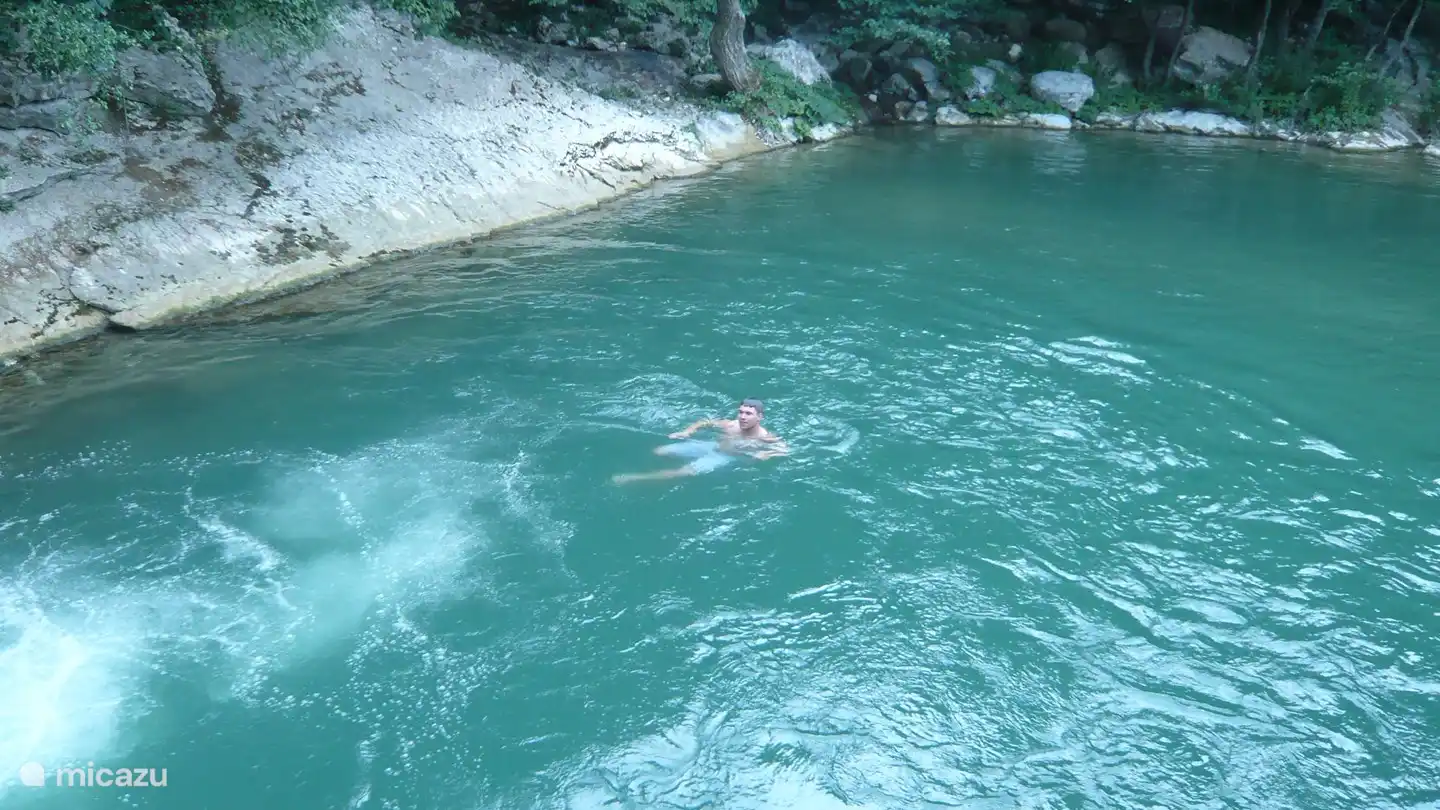 Joyas cerca de Villa San Vitale: cuesta un poco subir y bajar, pero luego llegas a la zona de baño en el Furlo
