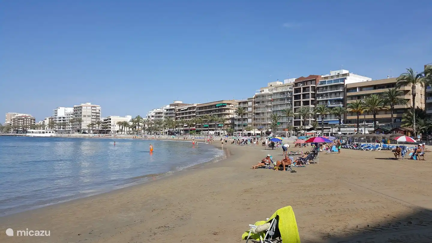 la hermosa playa Playa del Cura está a solo 700 metros del apartamento