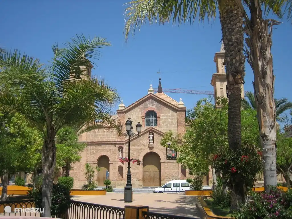 la plaza del pueblo en el centro de Torrevieja