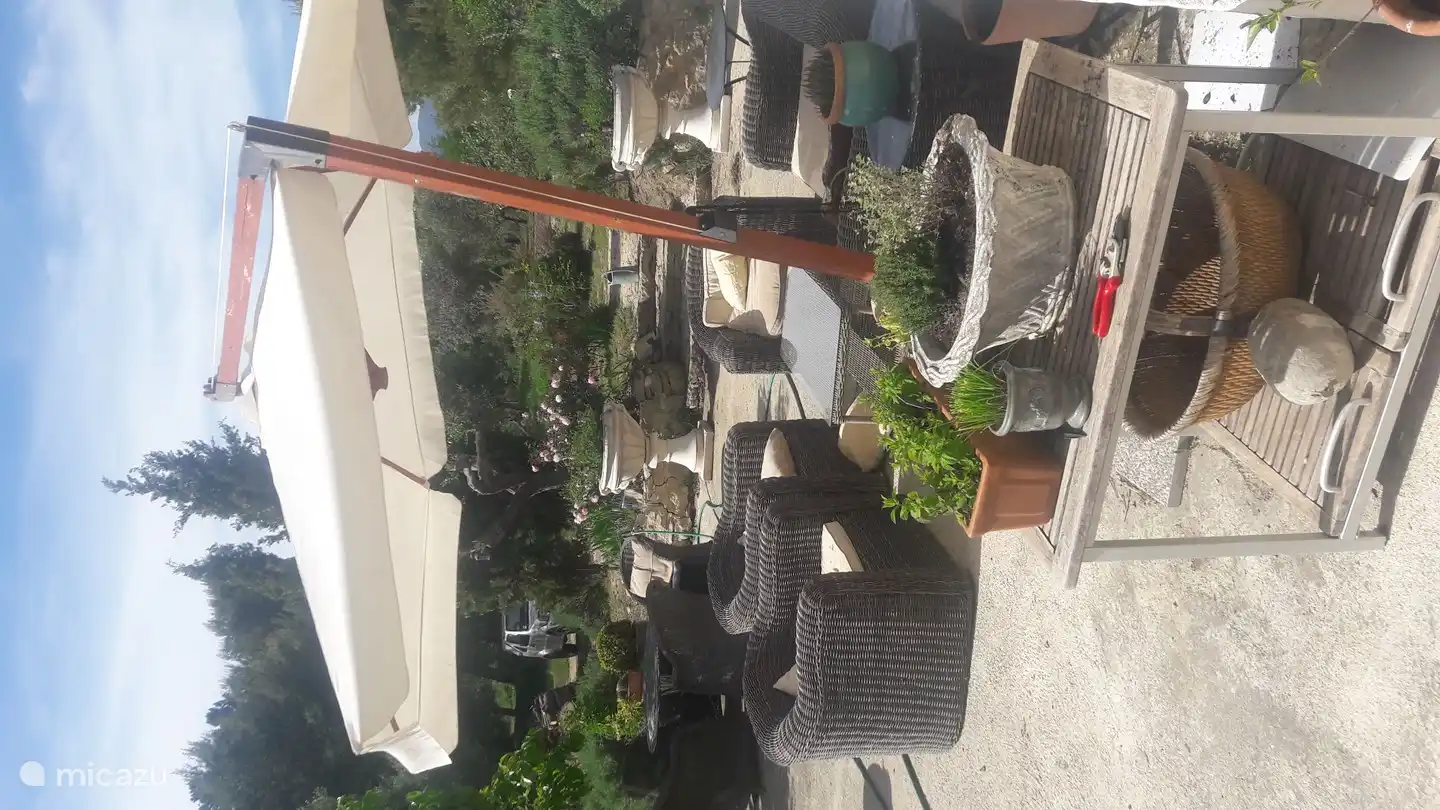 Terrasse vor dem Haus