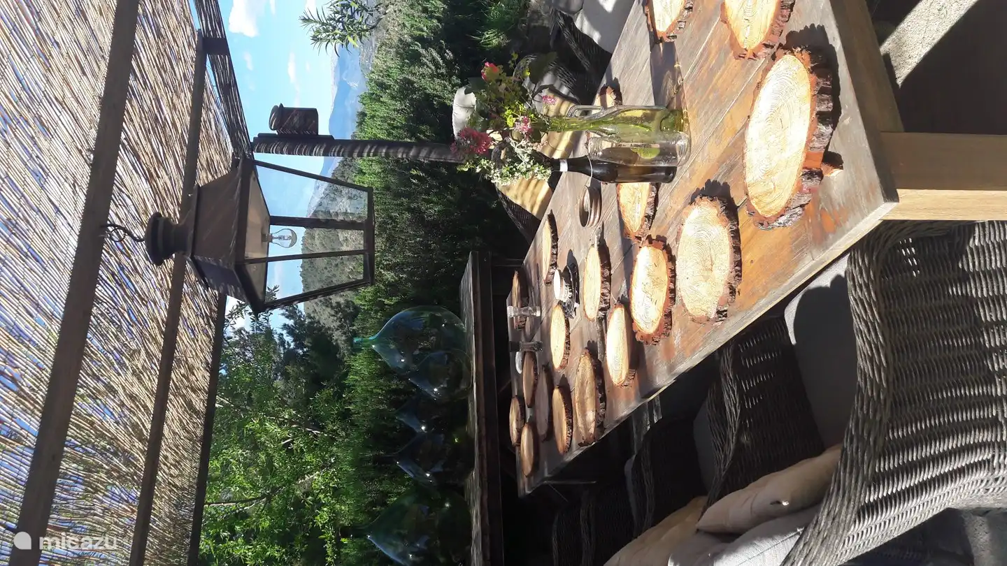 Terrasse, 10 Stühle