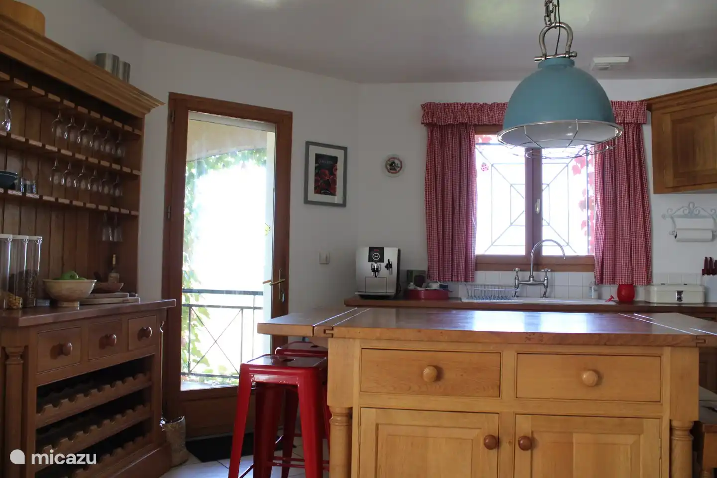 Auch in der Küche können Sie bequem sitzen.