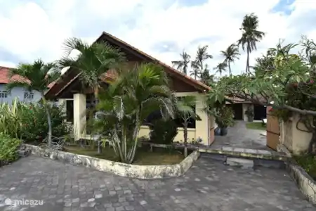 Vakantiehuis Indonesië, Bali, Lovina villa Strandvilla Ganesha direct aan zee