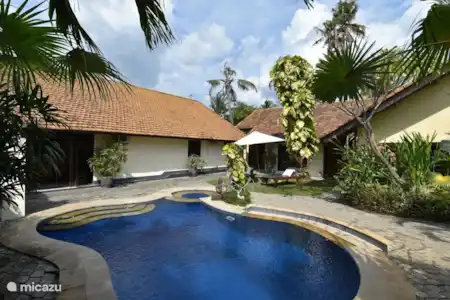 Vakantiehuis Indonesië, Bali, Lovina villa Strandvilla Ganesha direct aan zee