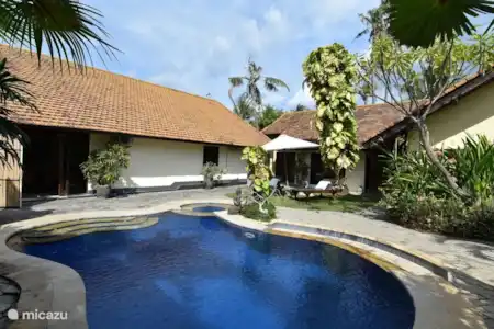 Vakantiehuis Indonesië, Bali, Lovina villa Strandvilla Ganesha direct aan zee