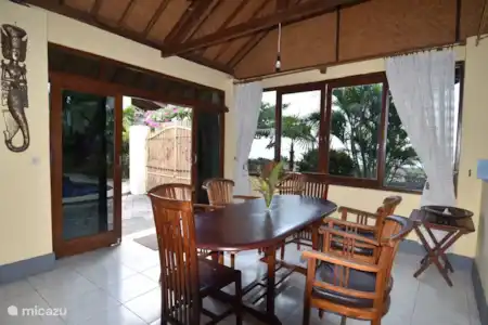 Vakantiehuis Indonesië, Bali, Lovina villa Strandvilla Ganesha direct aan zee