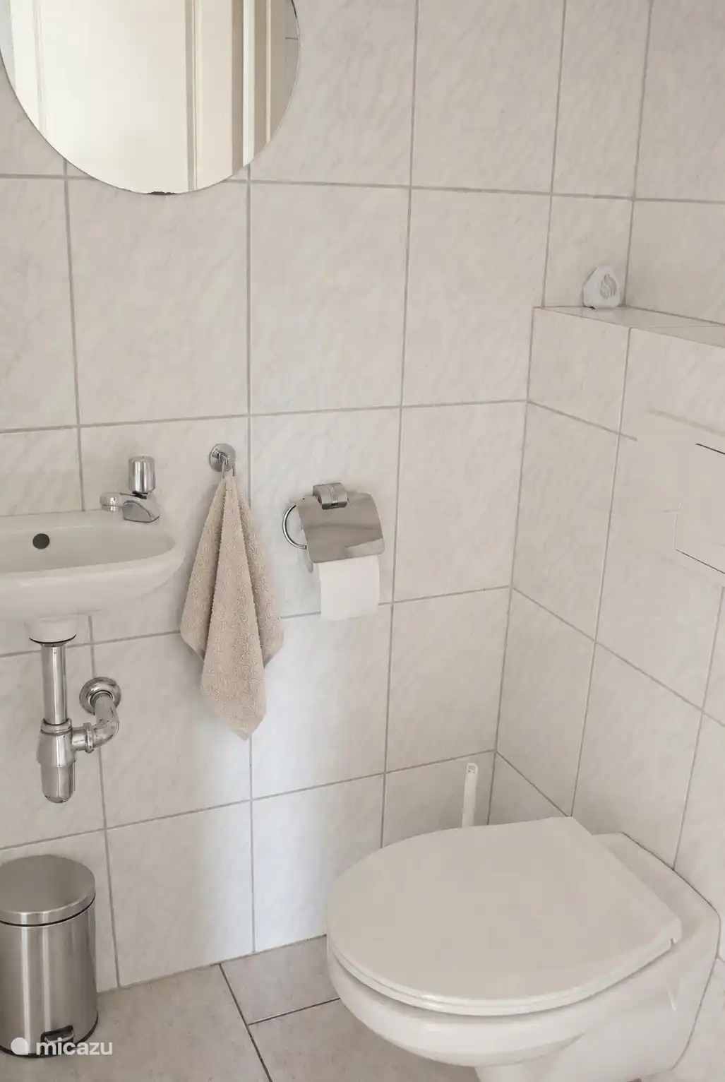 apart toilet