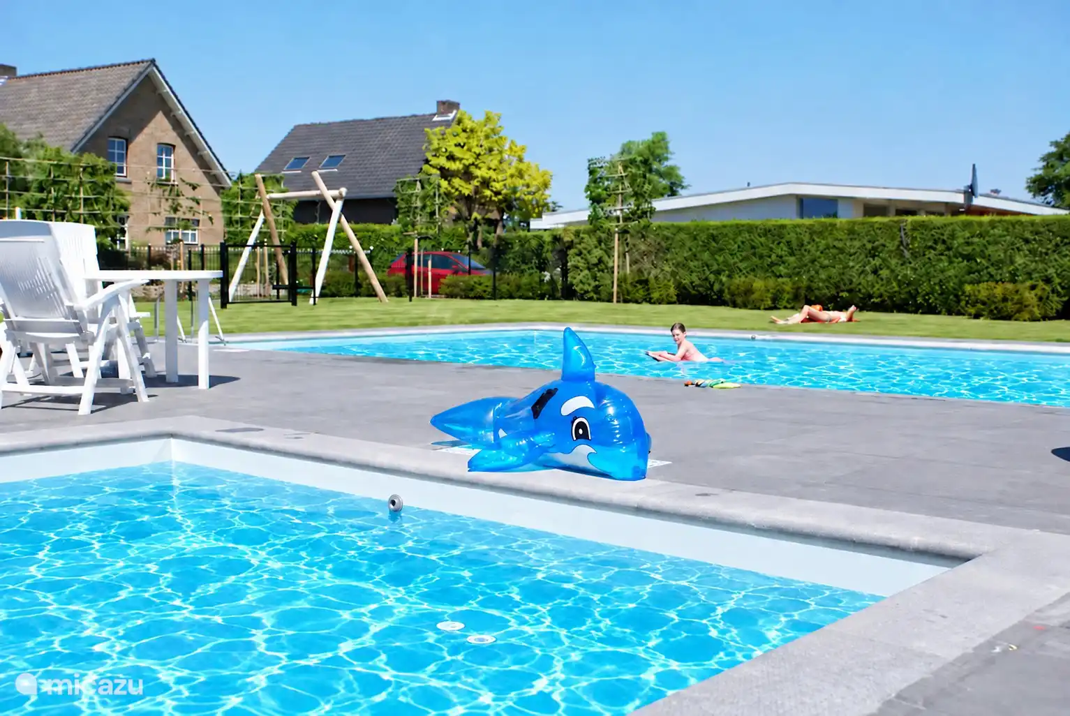 Zwembad en kinderbad