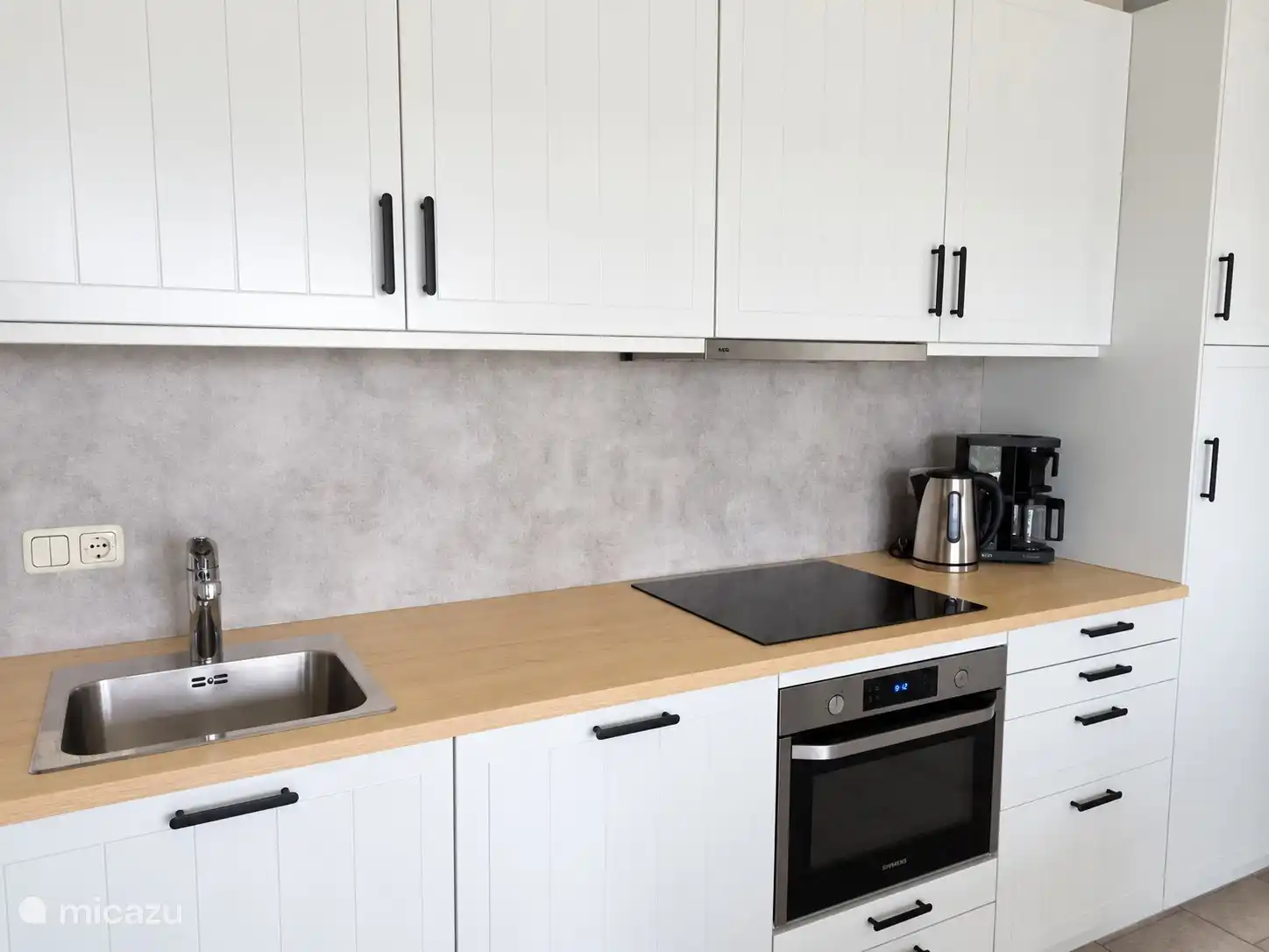 keuken: koelkast ,combi oven ,afwasmachine