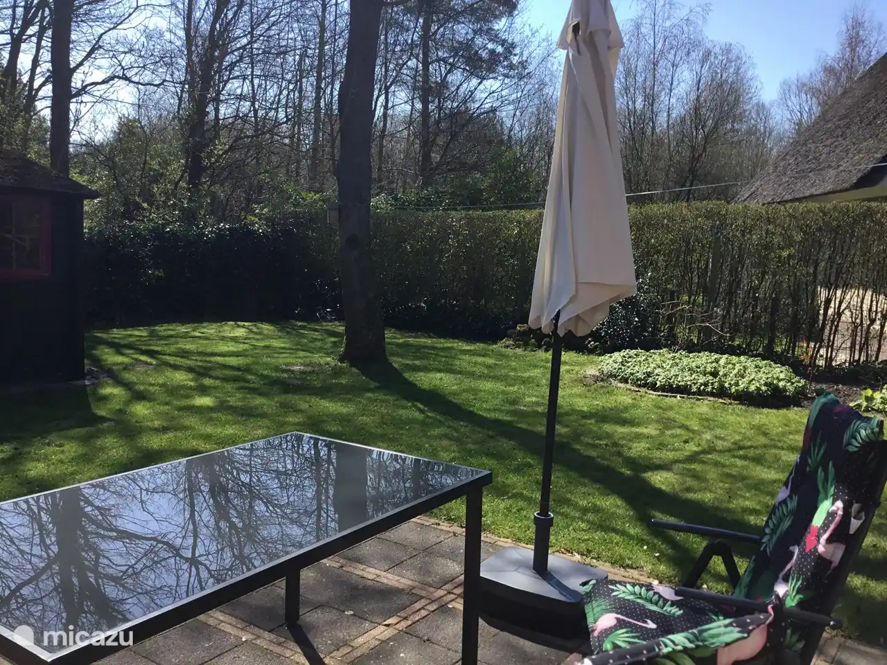 Garten und Terrasse.