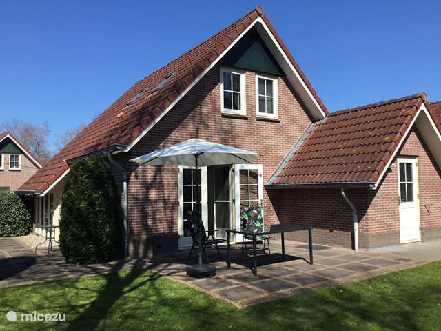 Holiday home in Netherlands, Drenthe, Een – holiday house Song Thrush 17, formerly Buzzard R17