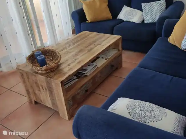 Casa Colina en España, Costa Blanca, La Nucía - casa vacacional Preciosa y espaciosa sala de estar con mesa de café.