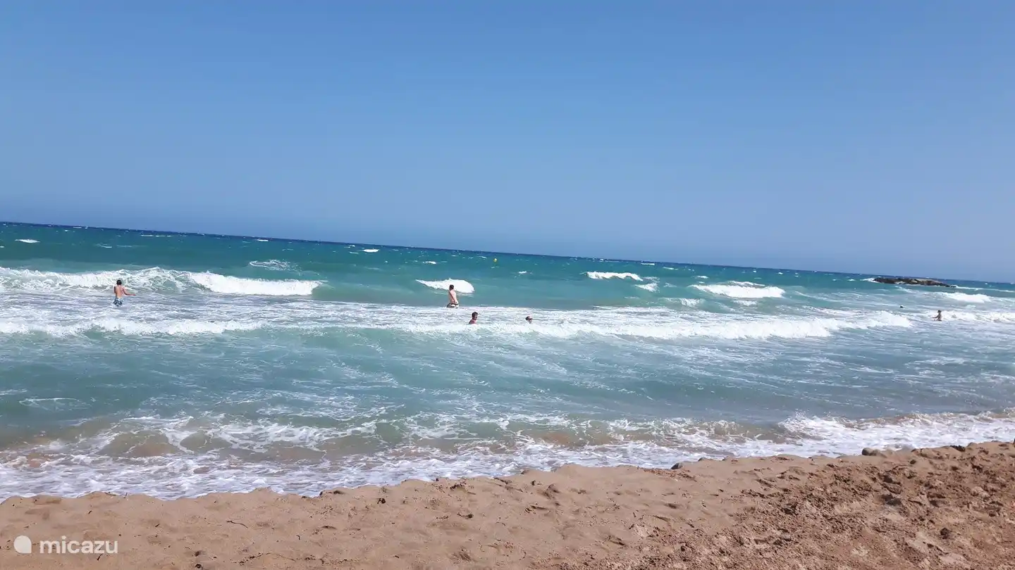 Beautiful sandy beaches close by, including in Villajoyosa and Benidorm