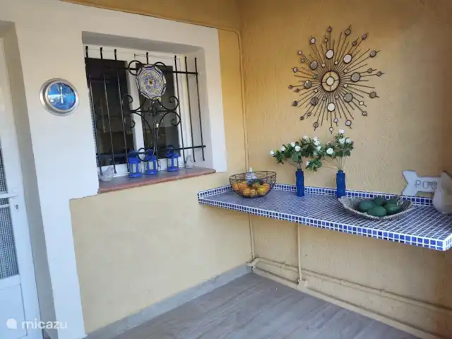 Casa Colina en España, Costa Blanca, La Nucía - casa vacacional ¡Debajo del dosel cerca de la cocina, un delicioso plato apto para todo!