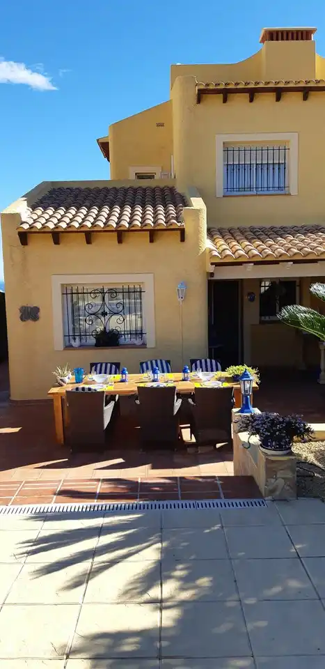 Lovely spacious seat for relaxing and cozy dining!