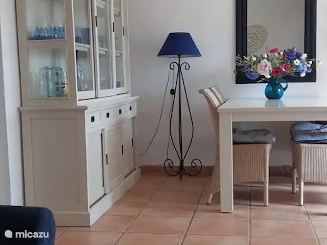 Casa Colina en España, Costa Blanca, La Nucía - casa vacacional Área de comedor de la sala de estar, ¡el armario de la izquierda ahora se puede encontrar en nuestra nueva cocina!