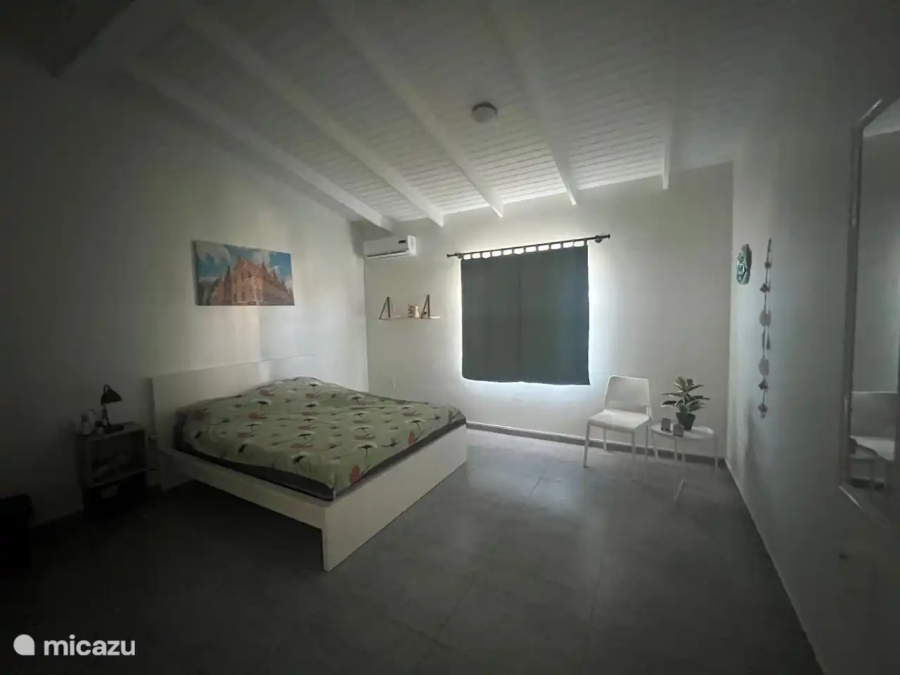 Ruime grote slaapkamer