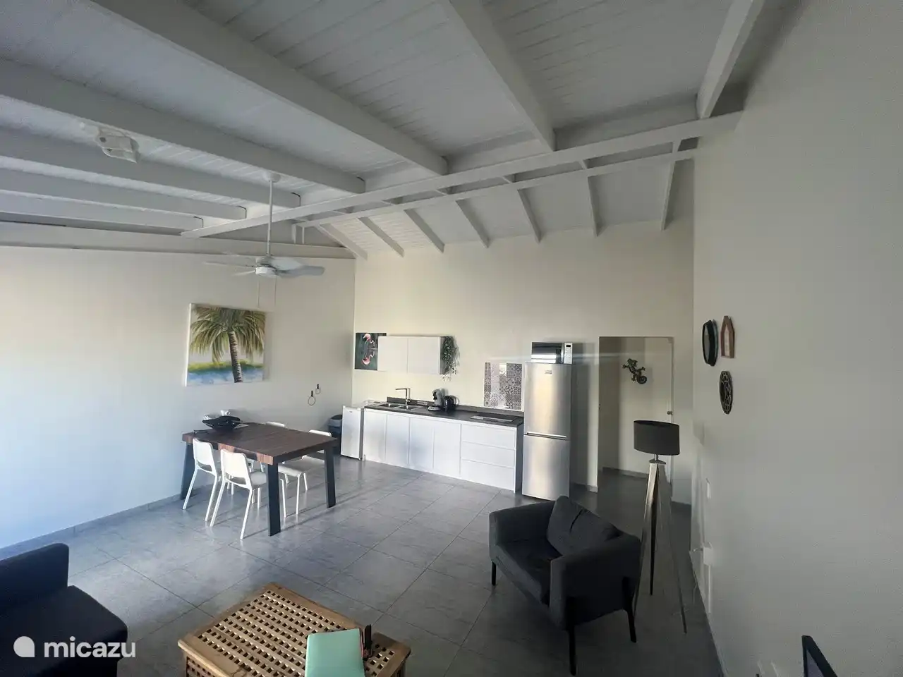 Woonkamer en de keuken