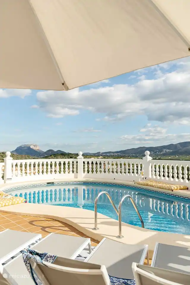 Sun beds and loungers at the pool
