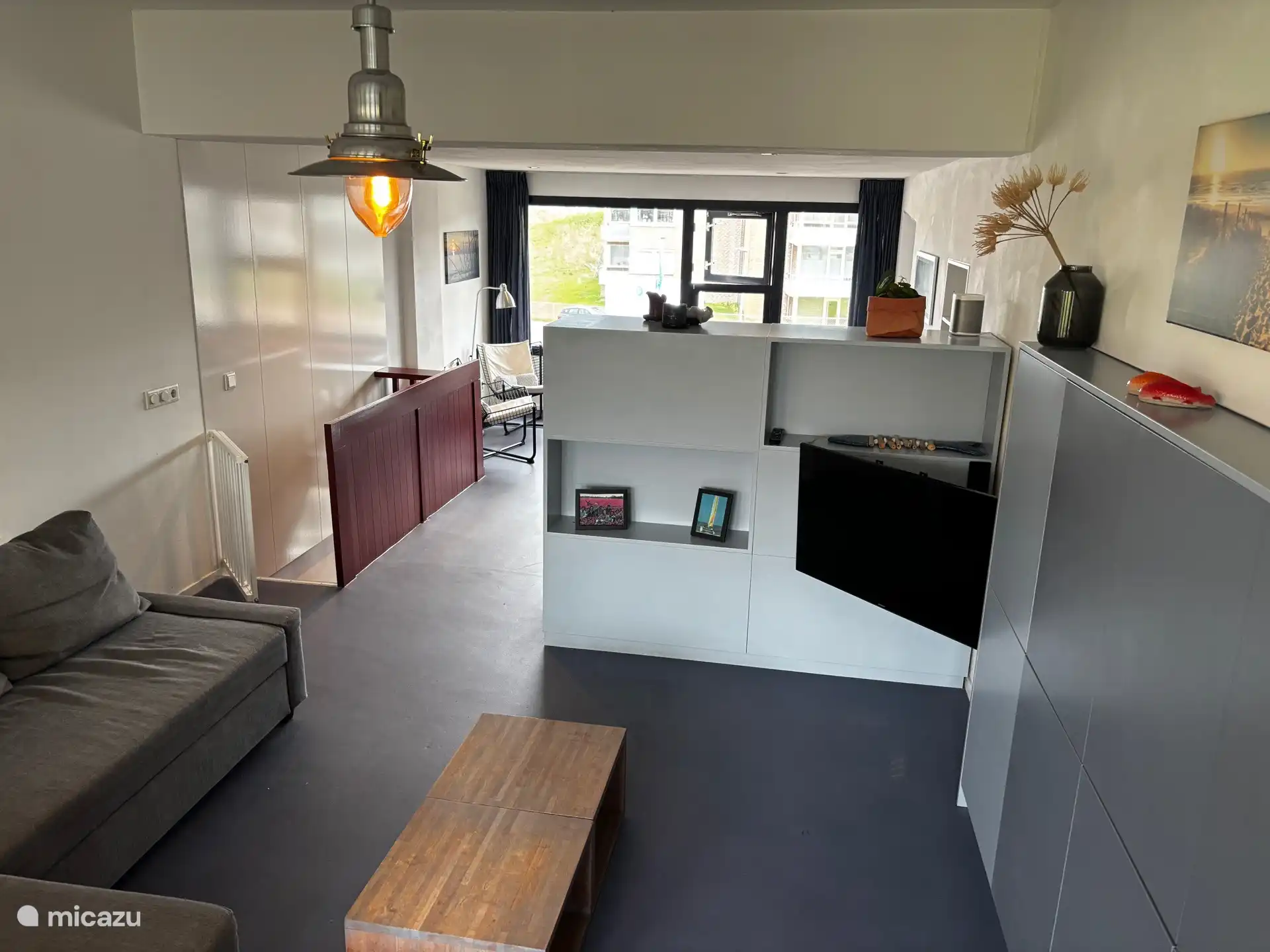 Aparte TV-hoek in de woonkamer