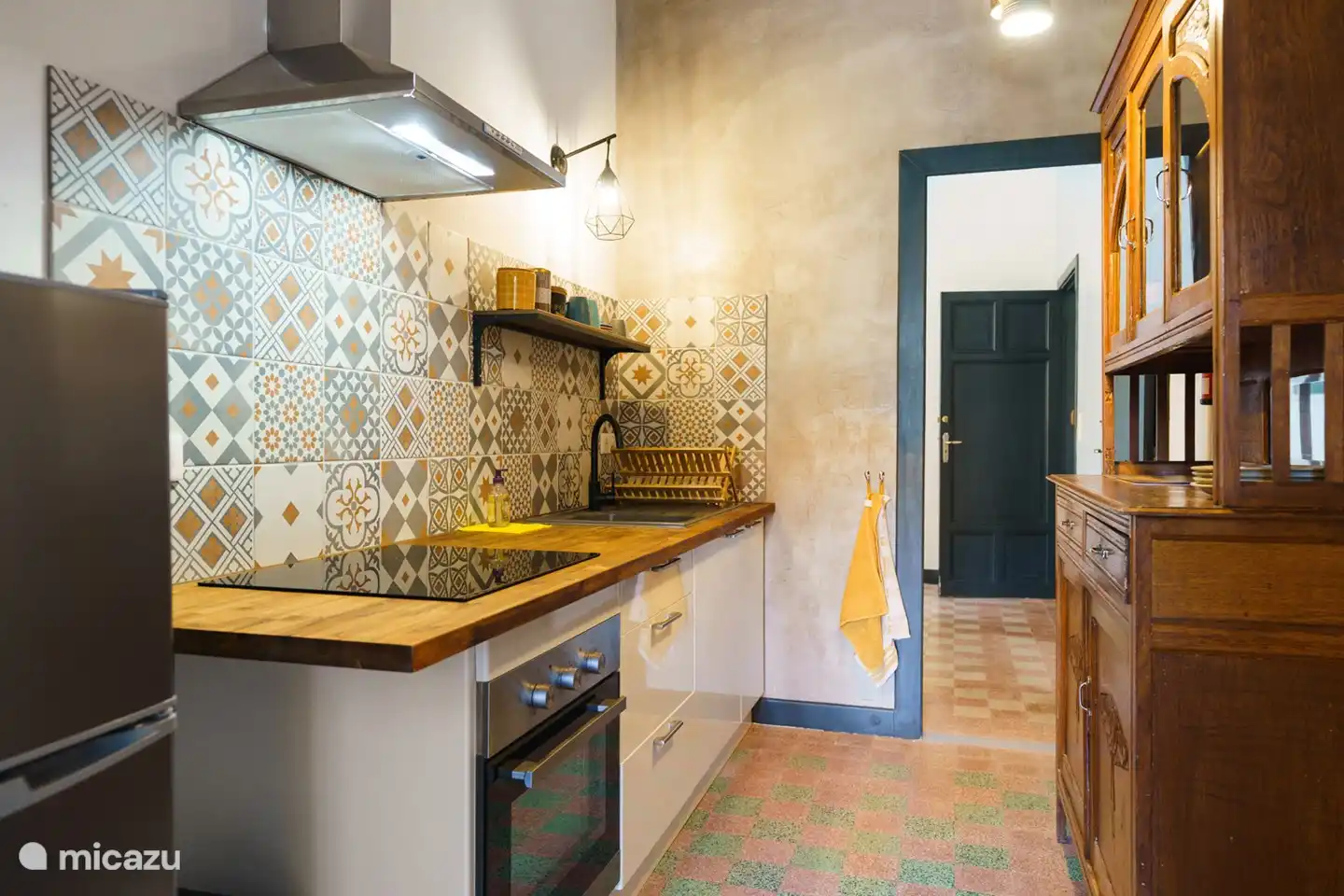 la cuisine avec toutes les commodités