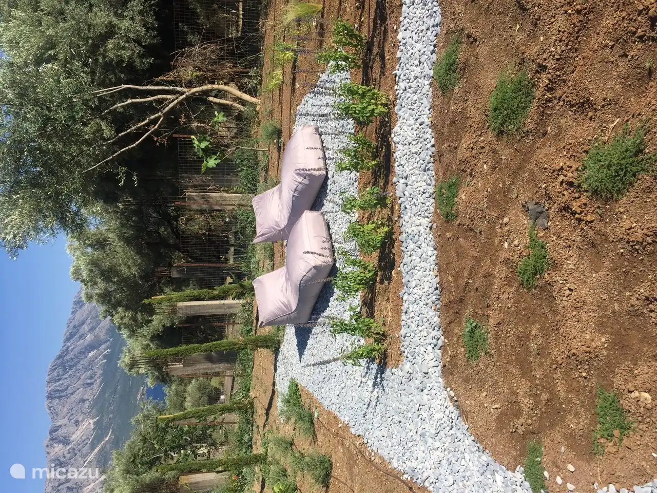 Ruhiger Sonnenplatz bis in die Abendstunden.