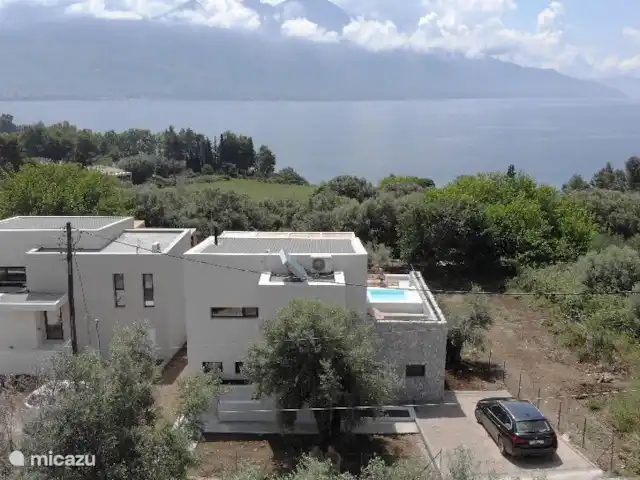 Villa Míticas en Grecia, Gracia Central, Pogonia - villa Imagen de drone de la villa, derecha