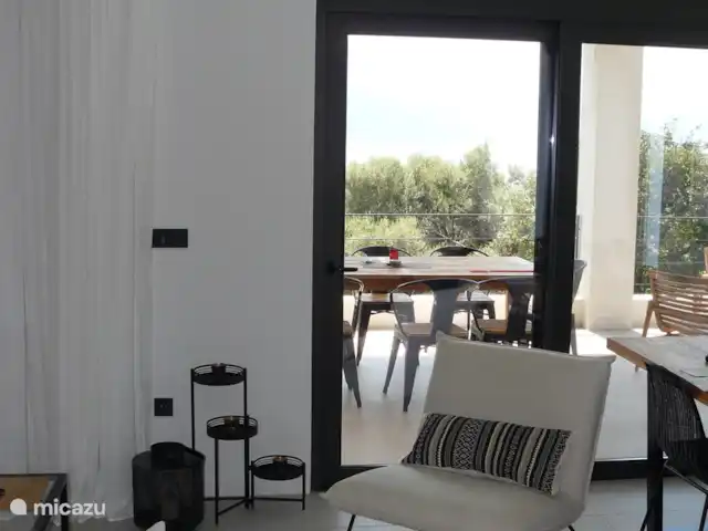 Villa Míticas en Grecia, Gracia Central, Pogonia - villa Sala de estar con puerta a la terraza de estar