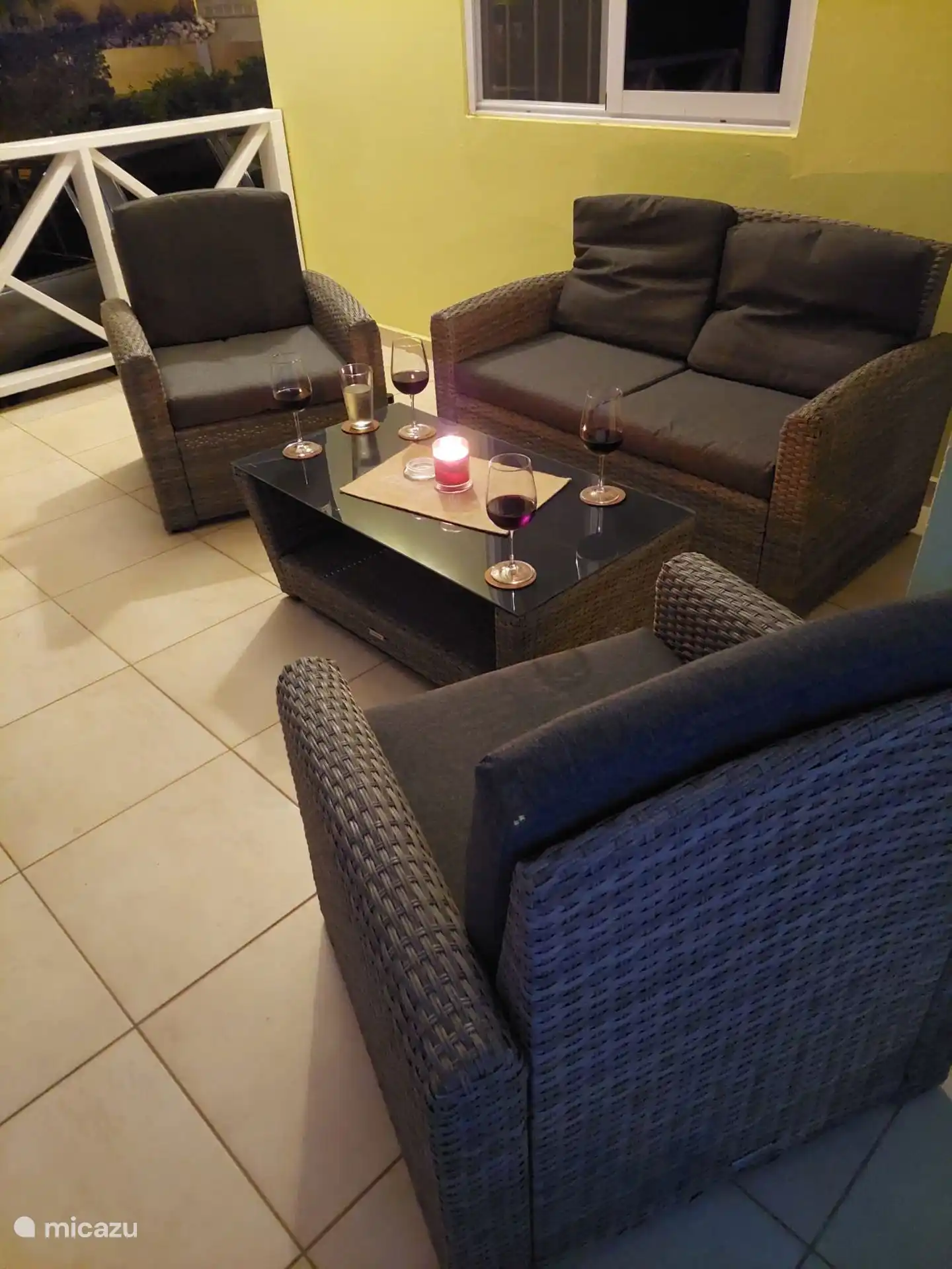 Juego lounge en el porche