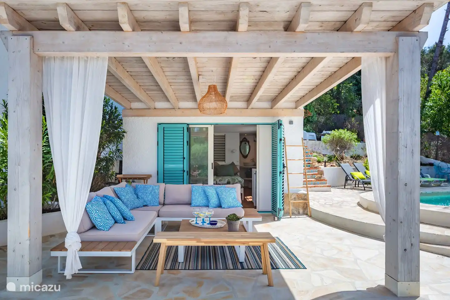 Überdachte Terrasse