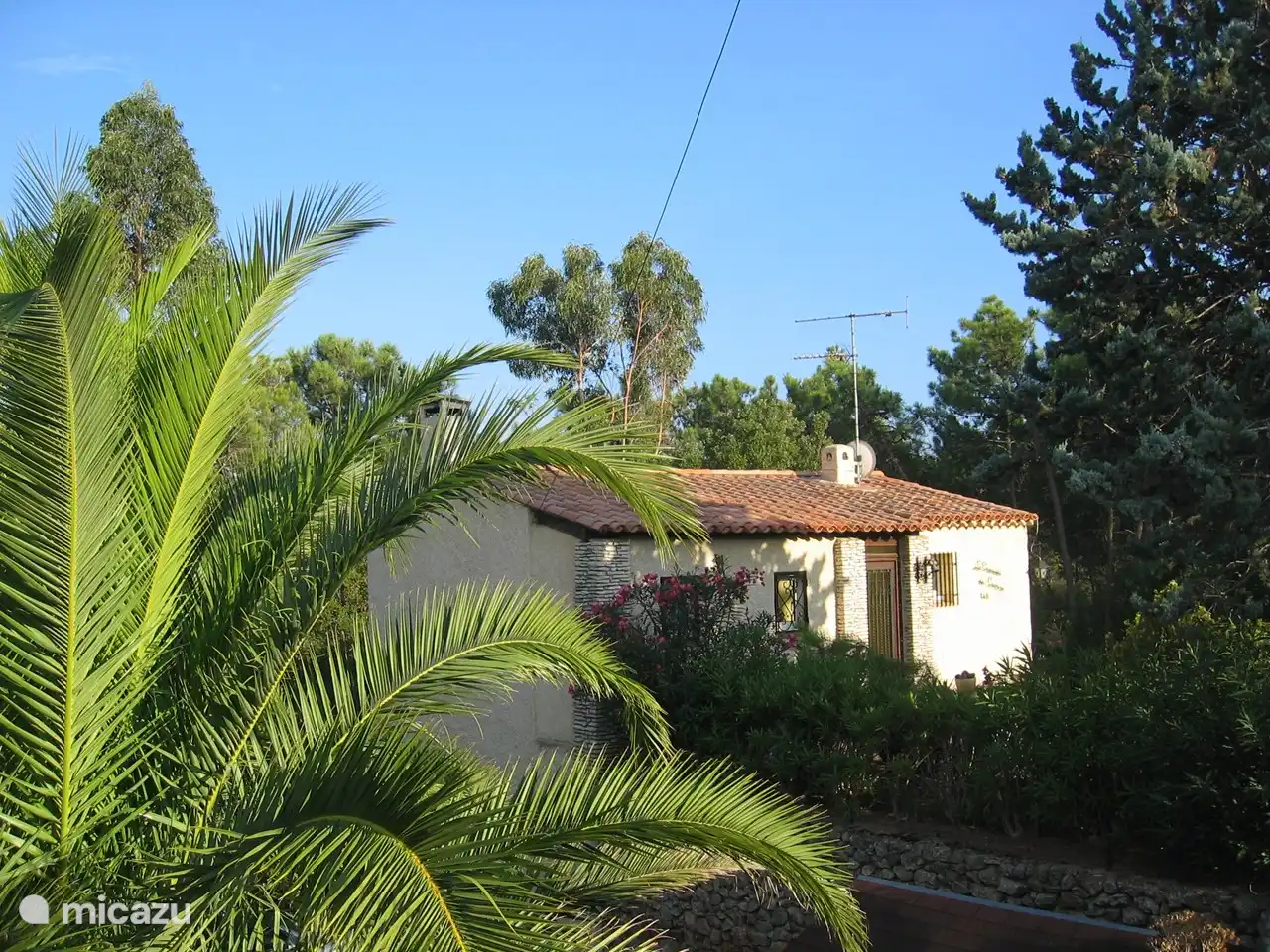 Vordere Villa Frejus.