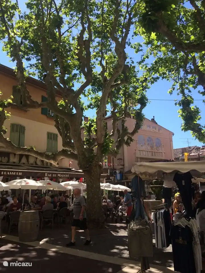 Samstagsmarsch in Fréjus