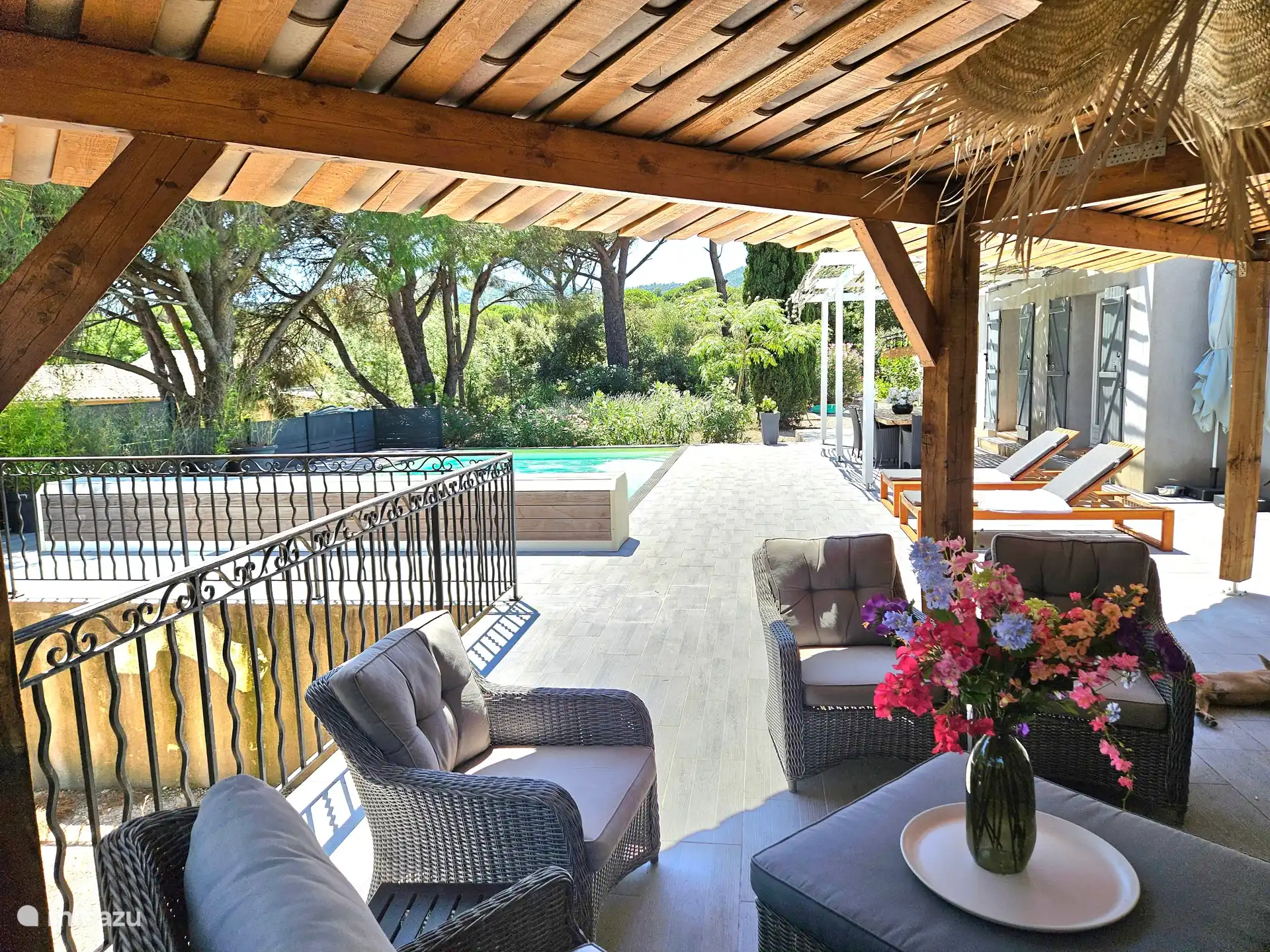 Überdachte Terrasse