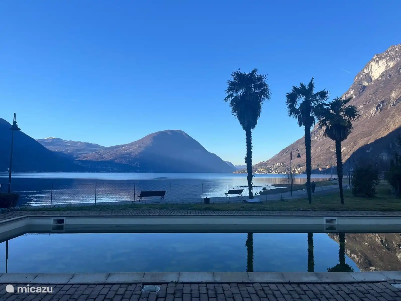 Uitzicht vanaf het palazzo ( hoofdgebouw )
Zwembad waarschijnlijk nog buiten gebruik 