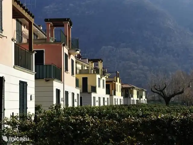 Location de Vacances Italie, Lacs italiens , Porlezza, appartement - Porto Letizia Bégonia 3 Appartement plus latéral