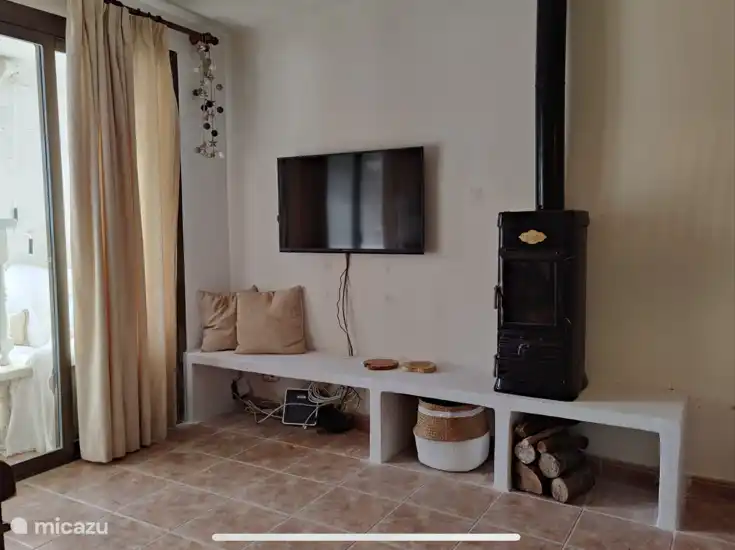 TV with many global channels, incl. Dutch channels + Wood stove (for the winter)