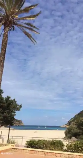 Cala Llonga: promenade and bay
