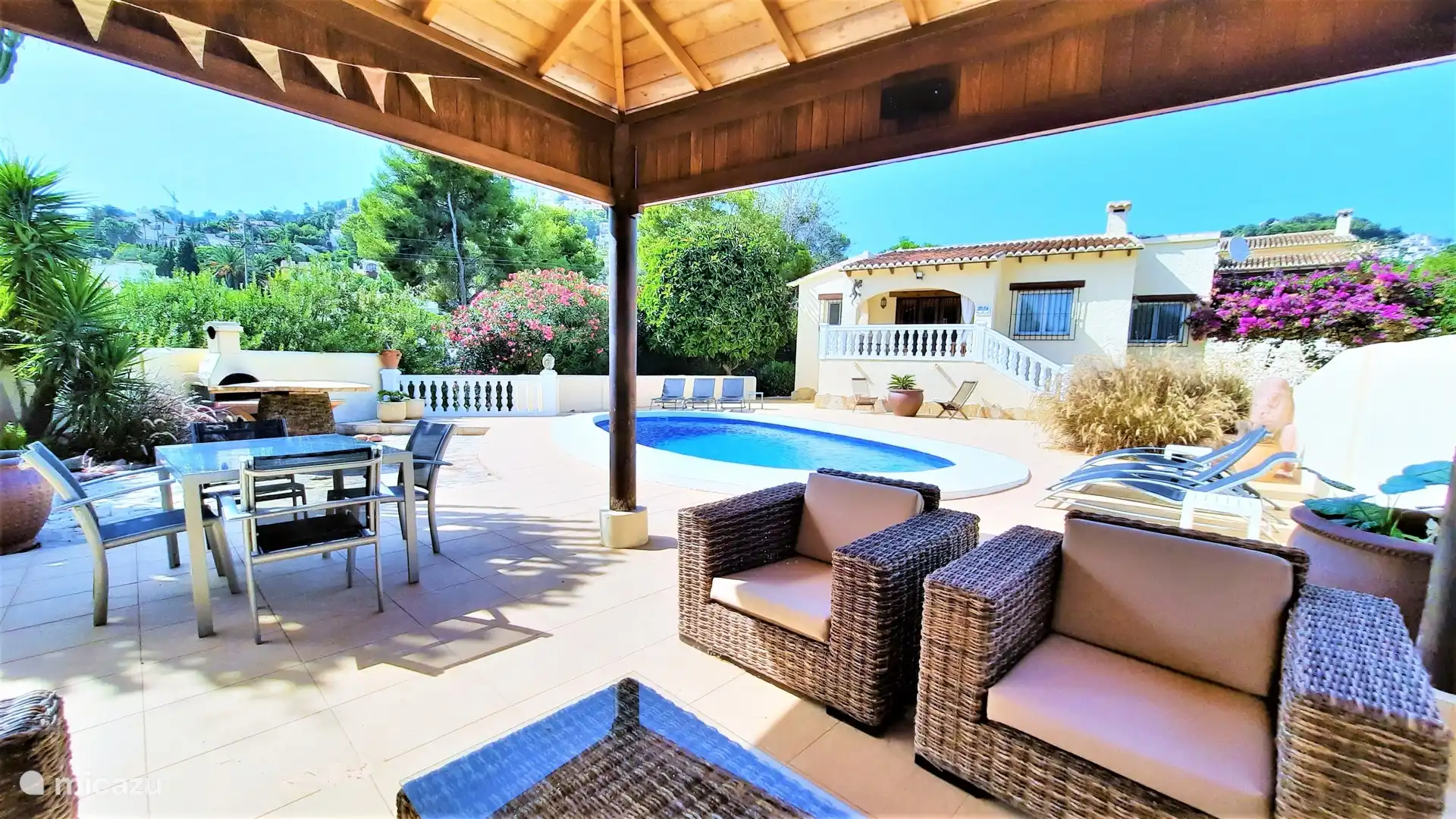 Il fait bon se détendre sous la pergola