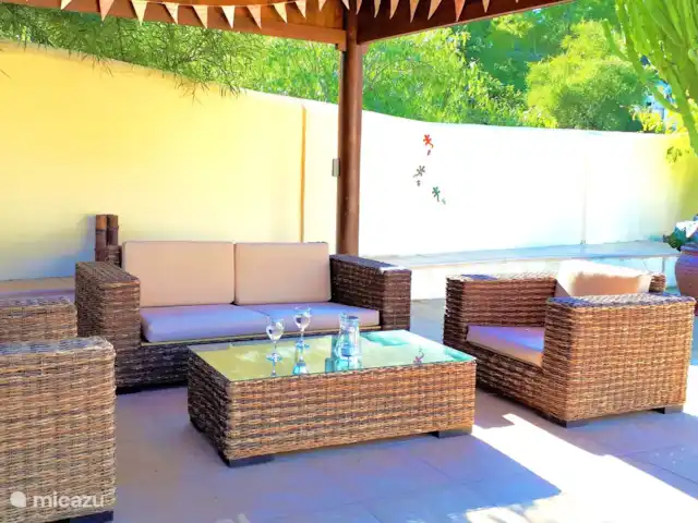 Villa La Rioja à Benissa Costa | Espagne, Costa Blanca, Benissa - villa S’asseoir sous la pergola au bord de la piscine