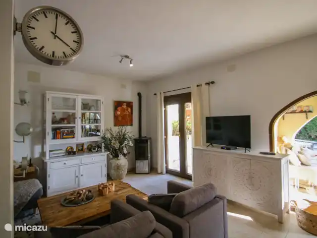 Casita Manana | Espagne, Costa Blanca, Moraira - villa Salon avec poêle à granulés et climatisation - Bungalow de vacances Casita Manana à Moraira, Costa Blanca