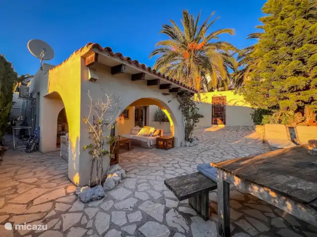 Casita Manana | Espagne, Costa Blanca, Moraira - villa Jardin privé avec grande table à manger en bois et terrasse couverte (Naja) - Bungalow de vacances Casita Manana à Moraira, Costa Blanca