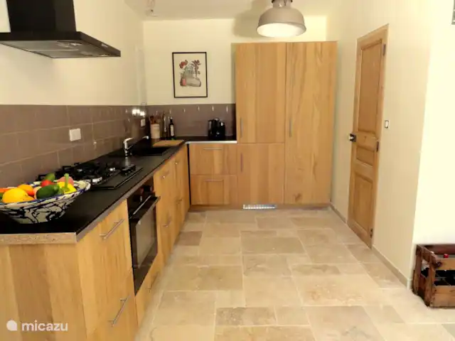 Marlin en masa en Francia, Var, Cotignac - casa vacacional cocina moderna y totalmente equipada