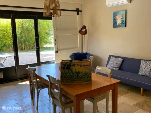 Marlin en masa en Francia, Var, Cotignac - casa vacacional Comedor en la planta baja