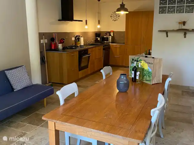 Marlin en masa en Francia, Var, Cotignac - casa vacacional Cocina en planta baja