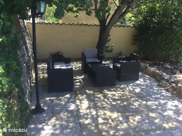 Marlin en masa en Francia, Var, Cotignac - casa vacacional Rincón de salón maravillosamente protegido